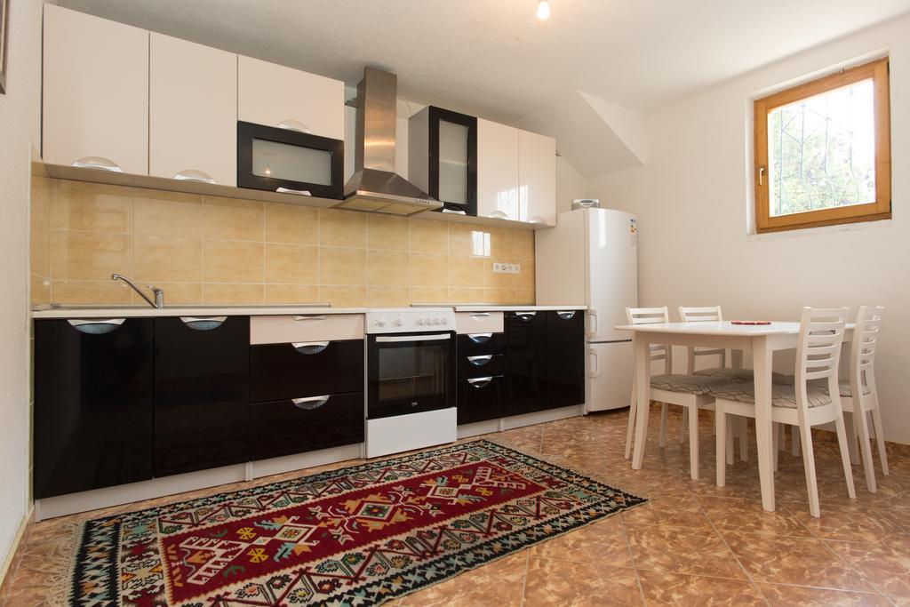 Em Apartment Saraievo Quarto foto